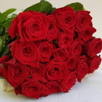 Mono bouquet of red roses