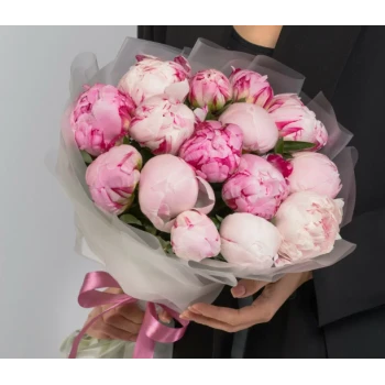 Bouquet of peonies “Sarah Bernhardt”